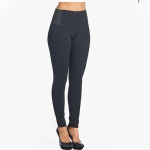 Ci Sono by Cavalini Black Ponte Skinny Pants Size Small